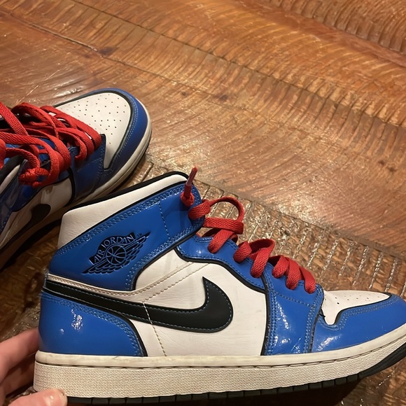 I grew out of them. They were sighed by a duoble a baseball team, like new - Picture 2 of 4